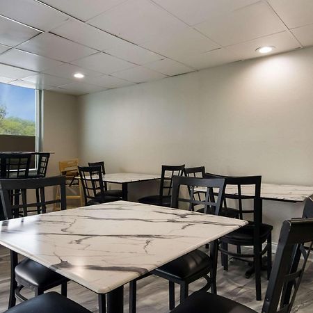 Quality Inn Aurora - Naperville Area Екстер'єр фото