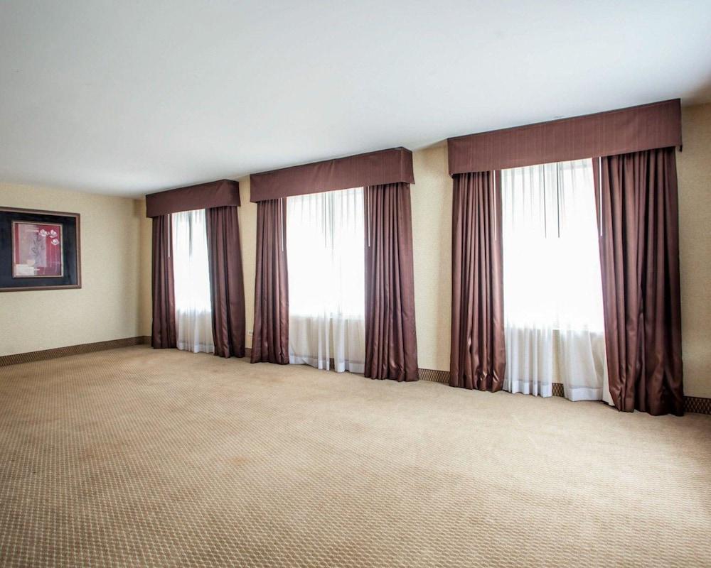 Quality Inn Aurora - Naperville Area Екстер'єр фото