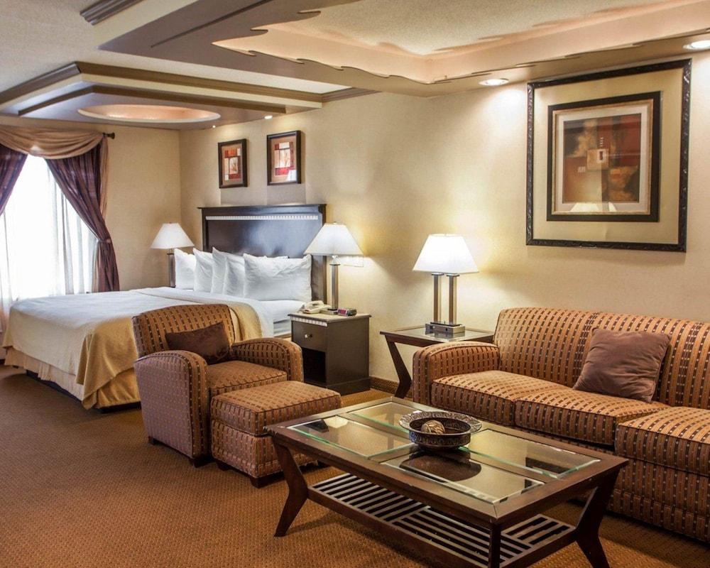 Quality Inn Aurora - Naperville Area Екстер'єр фото