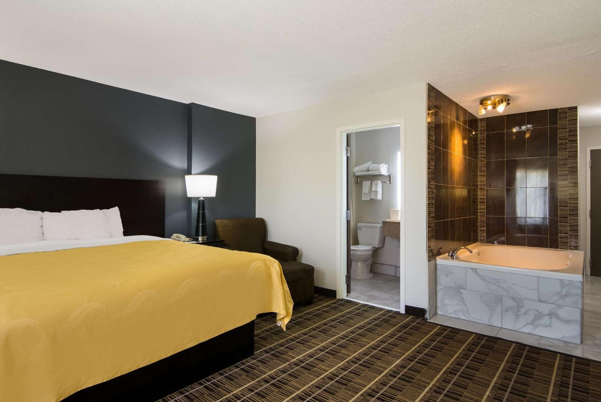 Quality Inn Aurora - Naperville Area Екстер'єр фото