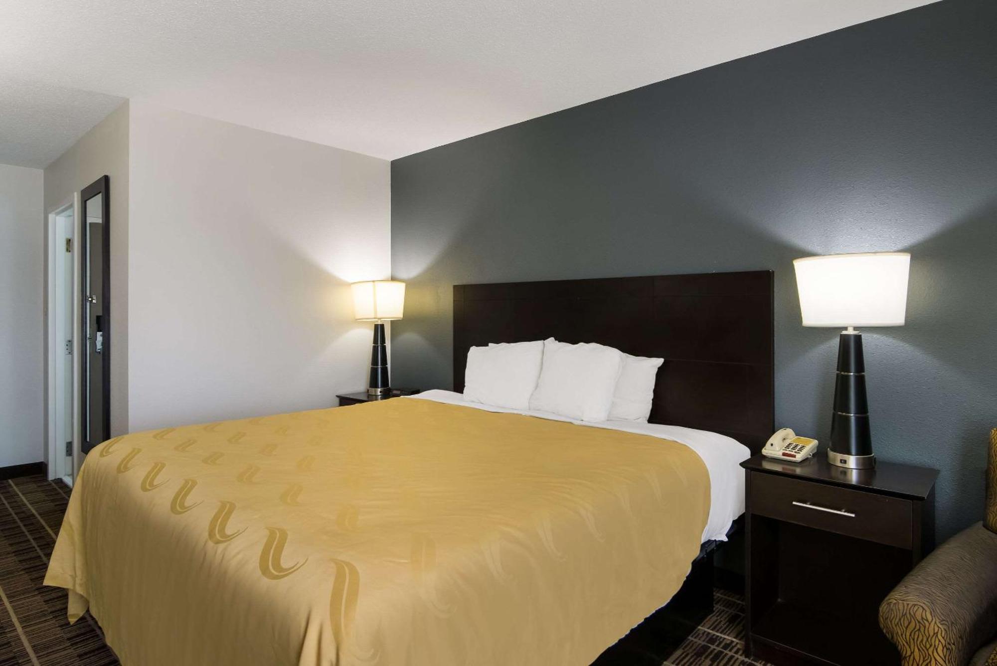 Quality Inn Aurora - Naperville Area Екстер'єр фото
