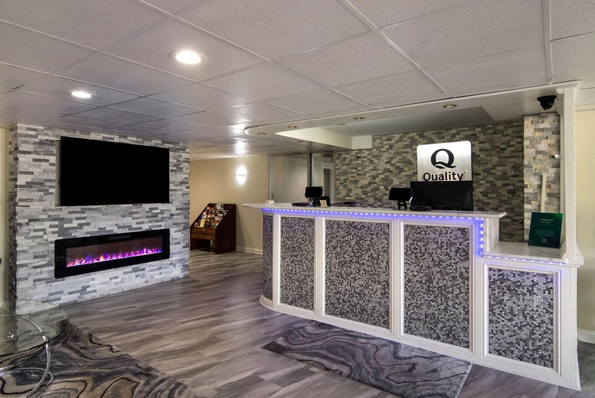 Quality Inn Aurora - Naperville Area Екстер'єр фото
