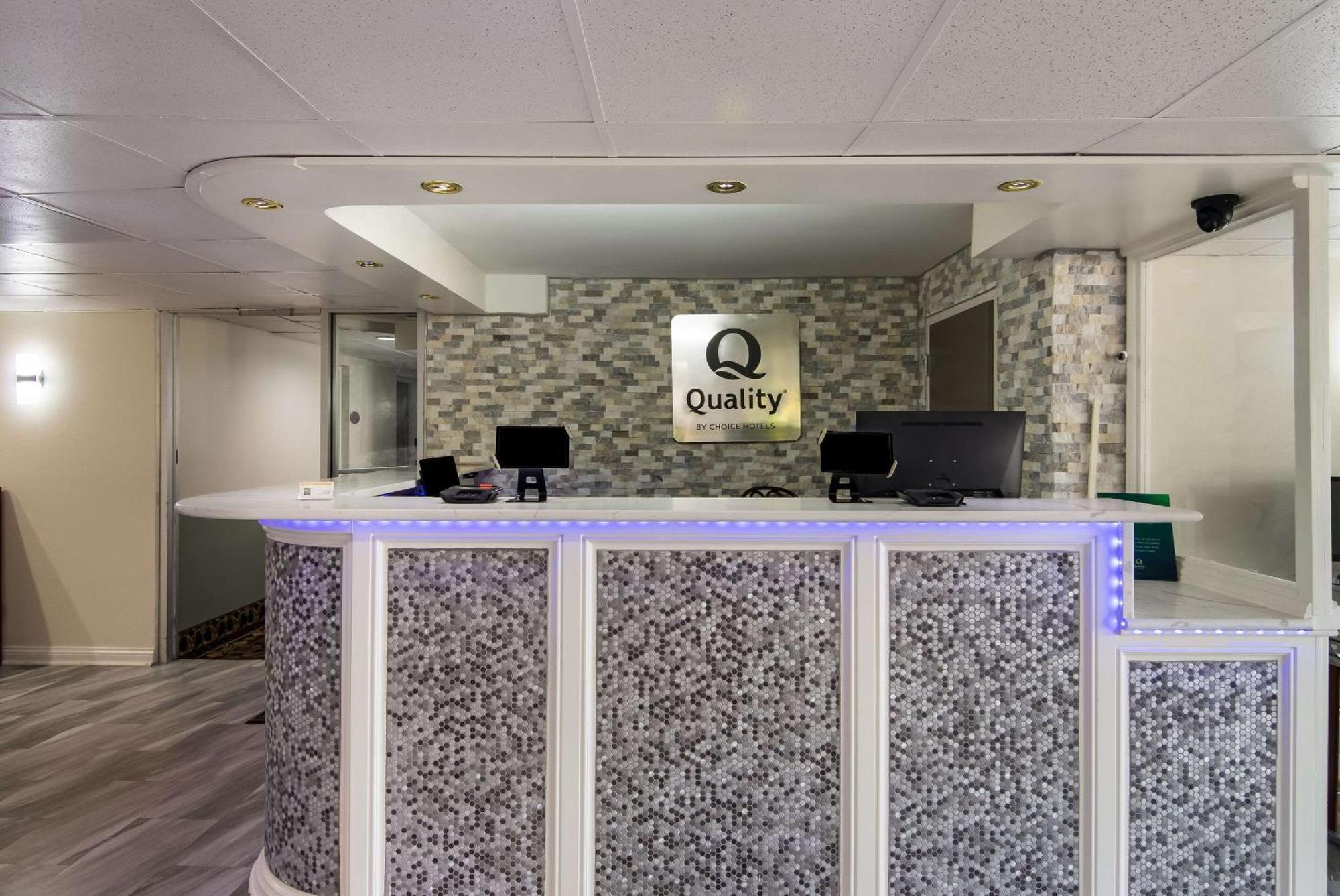 Quality Inn Aurora - Naperville Area Екстер'єр фото
